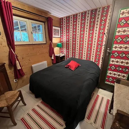 Authentic Mountain With River At 900m Chalé *