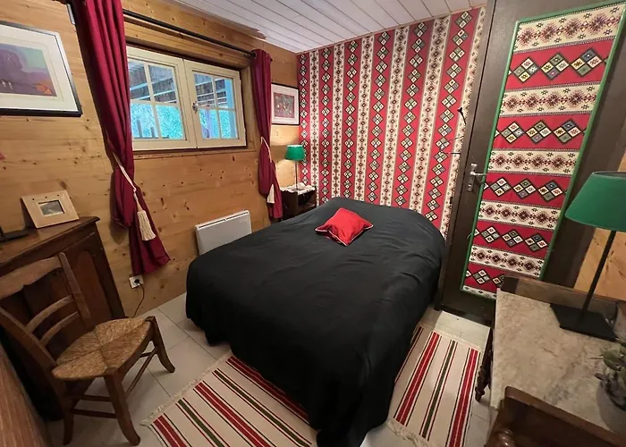 Authentic Mountain With River At 900m Horská chata *