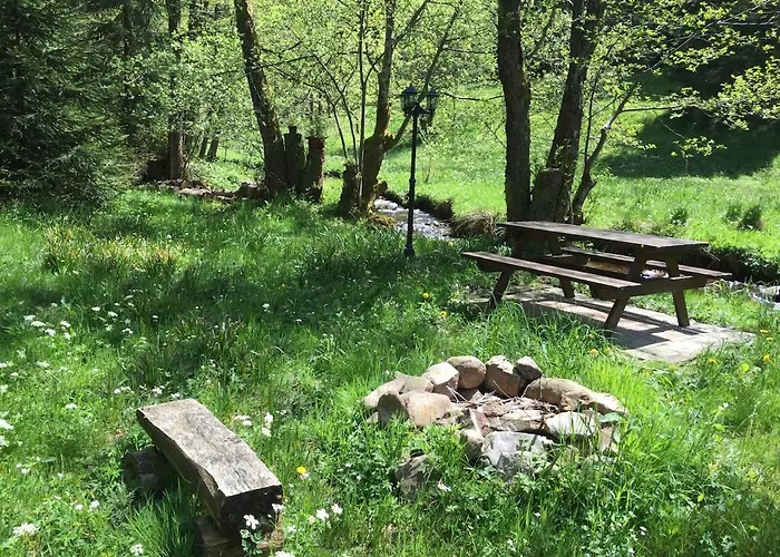 Authentic Mountain With River At 900m Horská chata