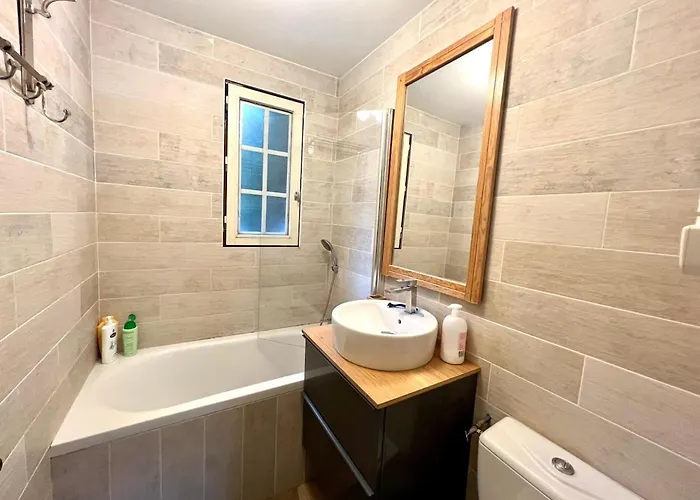 Authentic Mountain With River At 900m Horská chata *